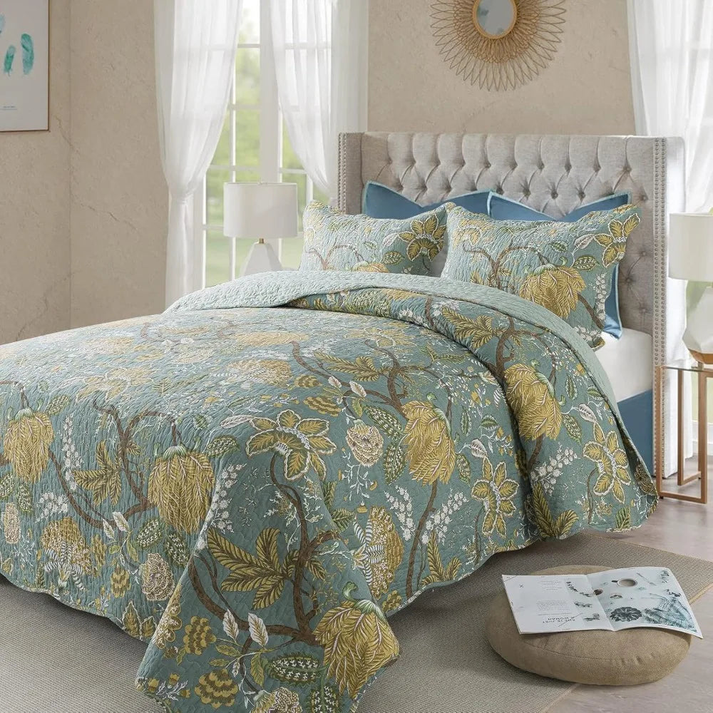 Reversible Patchwork Cotton Quilt Coverlet Set With Pillow Covers