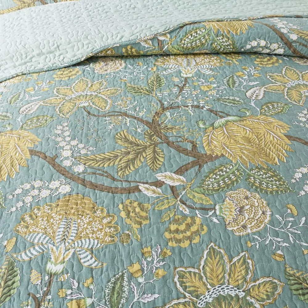 Reversible Patchwork Cotton Quilt Coverlet Set With Pillow Covers