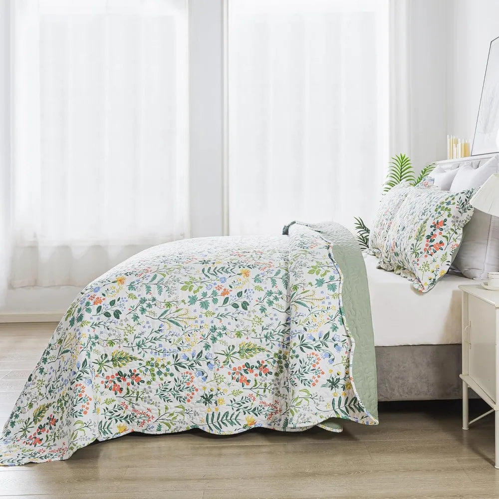 Premium Reversible Cotton Quilt Bedding Set With Ruffled Trim
