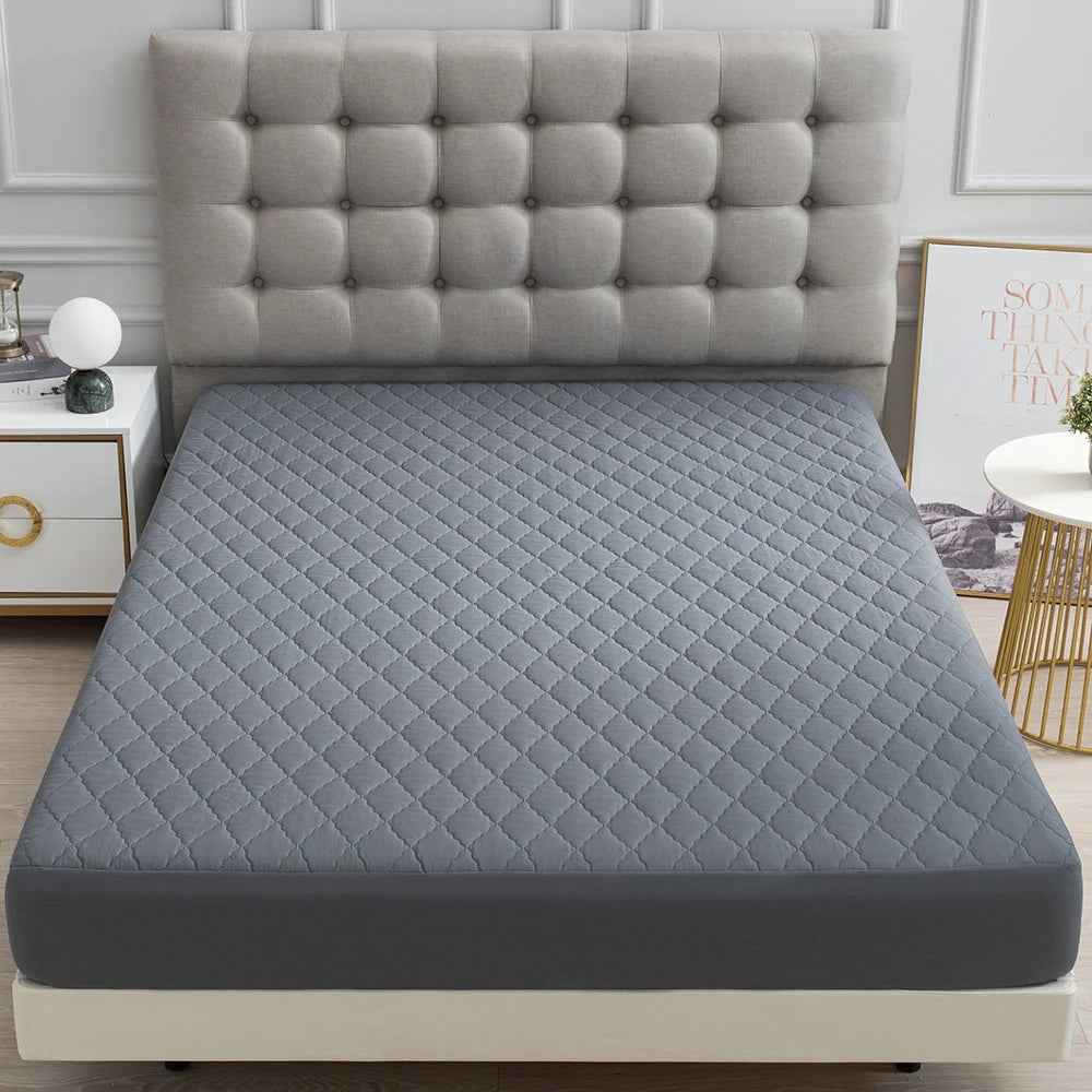 Splash-Proof Quilted Fitted Sheet Mattress Protector Polyester