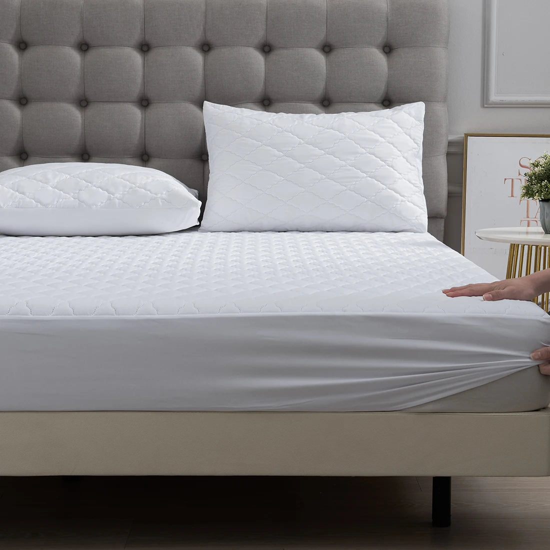 Splash-Proof Quilted Fitted Sheet Mattress Protector Polyester