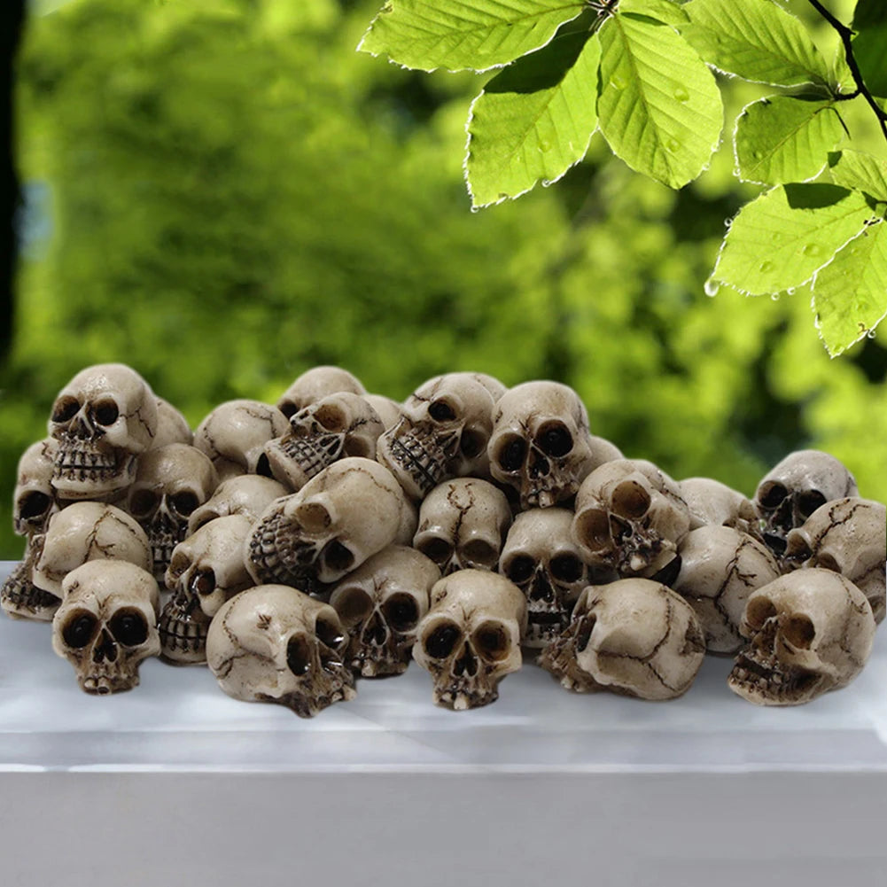 Skull Sculptures Decorative Halloween Festival Garden Ornament