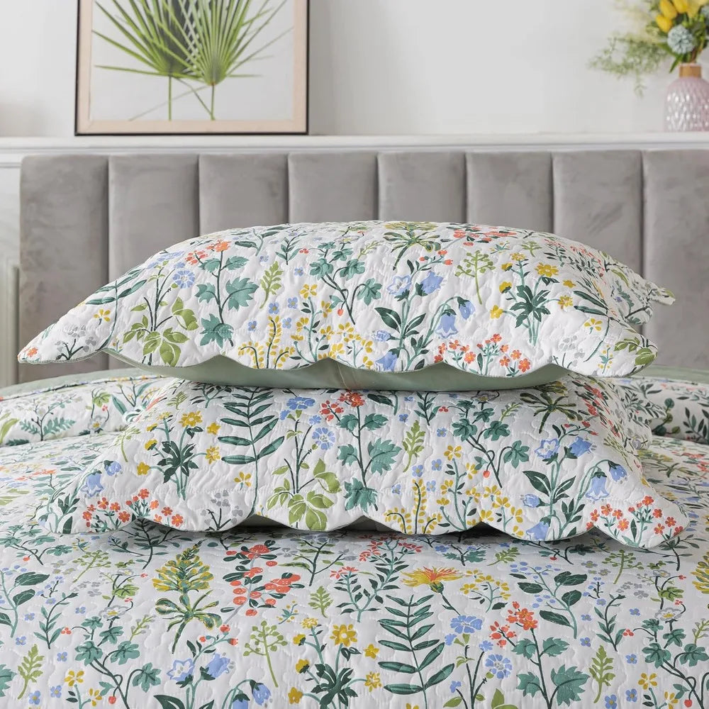 Premium Reversible Cotton Quilt Bedding Set With Ruffled Trim