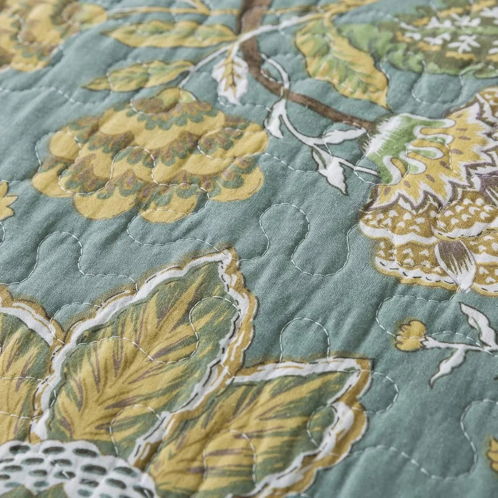 Reversible Patchwork Cotton Quilt Coverlet Set With Pillow Covers