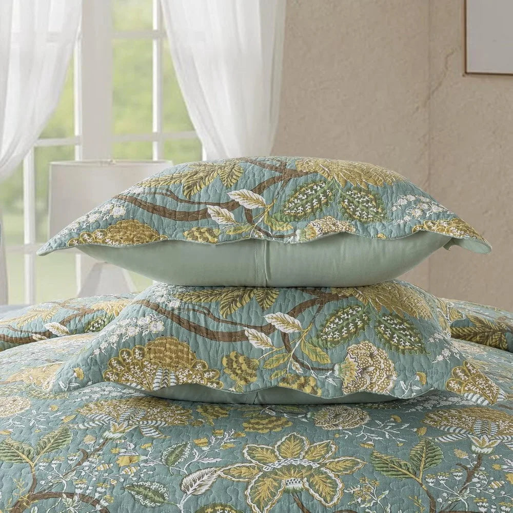 Reversible Patchwork Cotton Quilt Coverlet Set With Pillow Covers