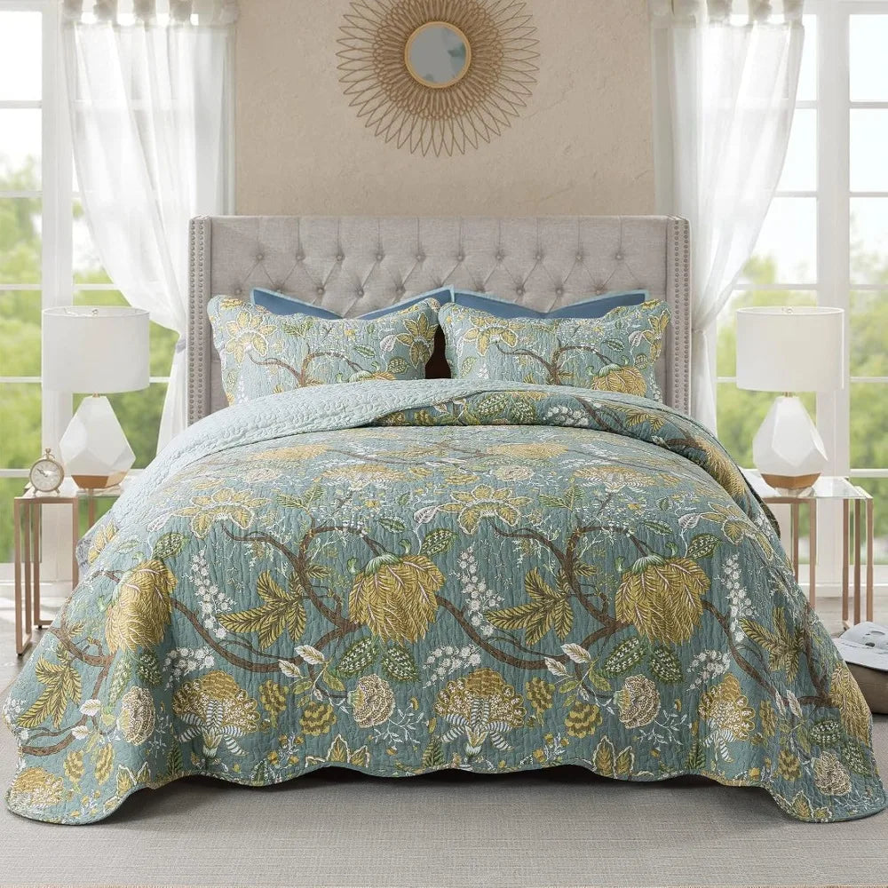 Reversible Patchwork Cotton Quilt Coverlet Set With Pillow Covers